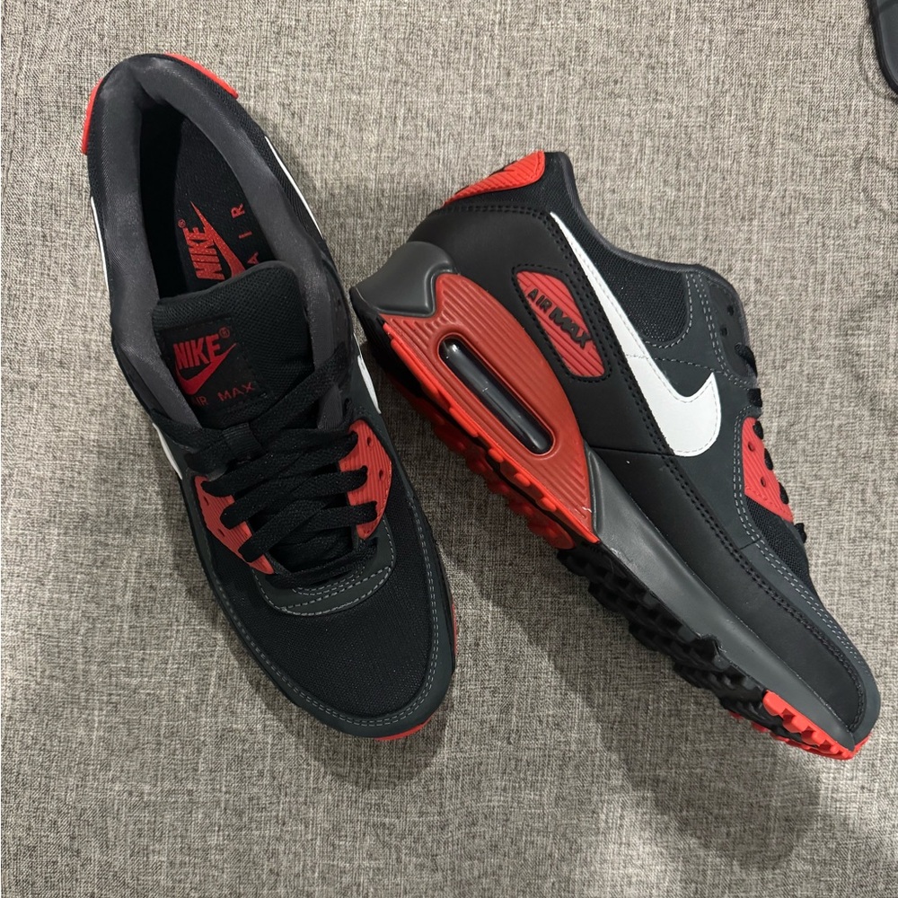 Mens Nike Air Max size 9 new in box